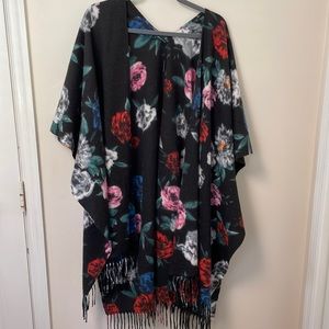 Black flower print duster with fringe.